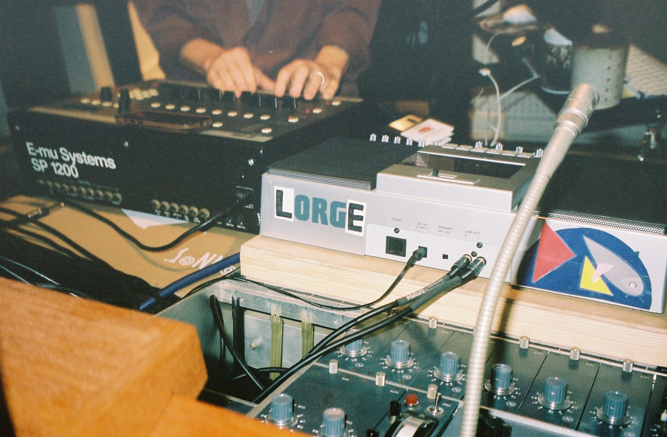 Lorge tape machine/Emu